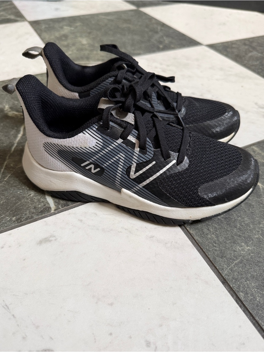 New Balance Kids Black and White Athletic Sneakers size 1 worn once